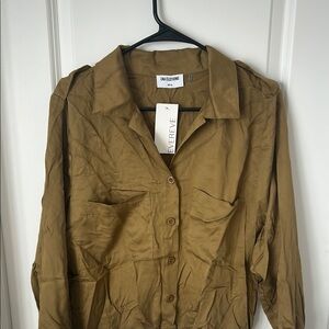 Evereve- LNA Clothing - very Soft button up
